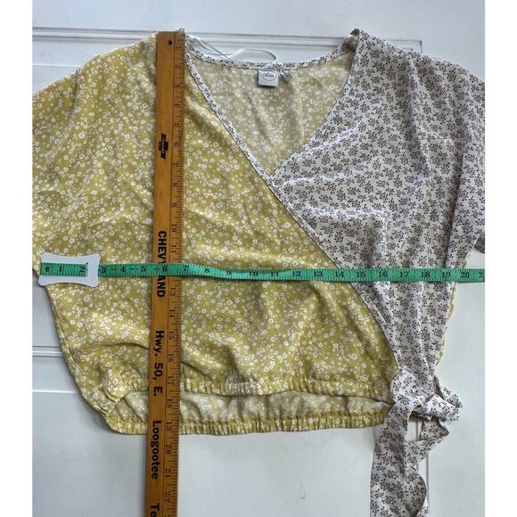 Paper Crane Faux Wrap Crop Top Calico Floral Yellow Brown White M - Picture 5 of 6